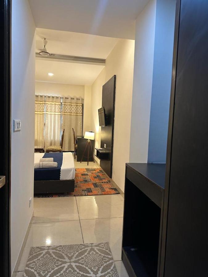 Готель Jb Residency Zirakpur !! Top Rated & Most Awarded Property In Zirakpur Екстер'єр фото