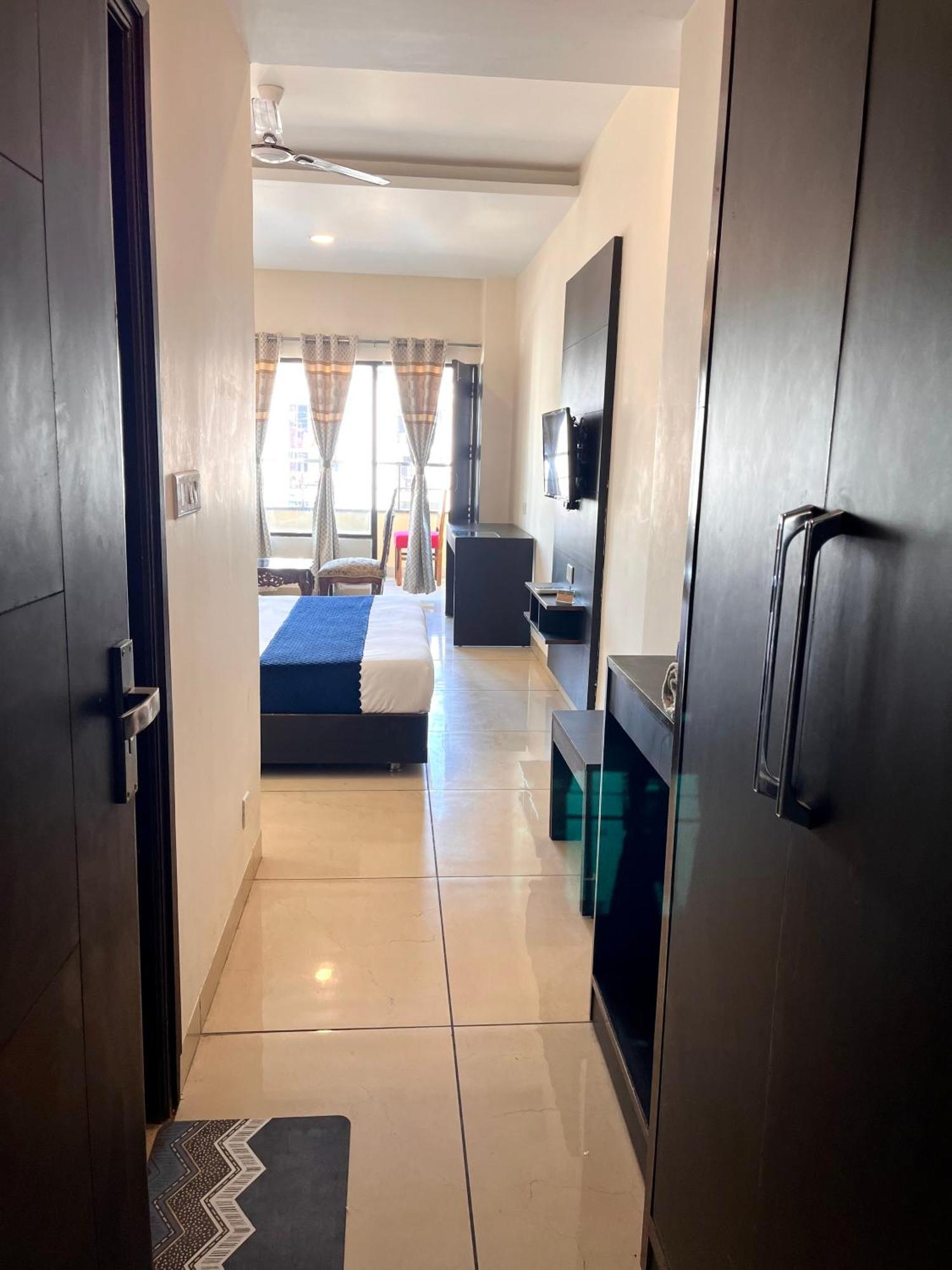 Готель Jb Residency Zirakpur !! Top Rated & Most Awarded Property In Zirakpur Екстер'єр фото