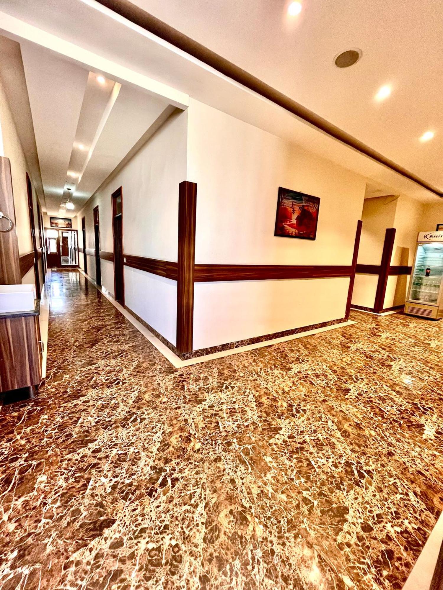 Готель Jb Residency Zirakpur !! Top Rated & Most Awarded Property In Zirakpur Екстер'єр фото